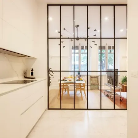 Elegante Y Moderno En El Corazon De דירה *